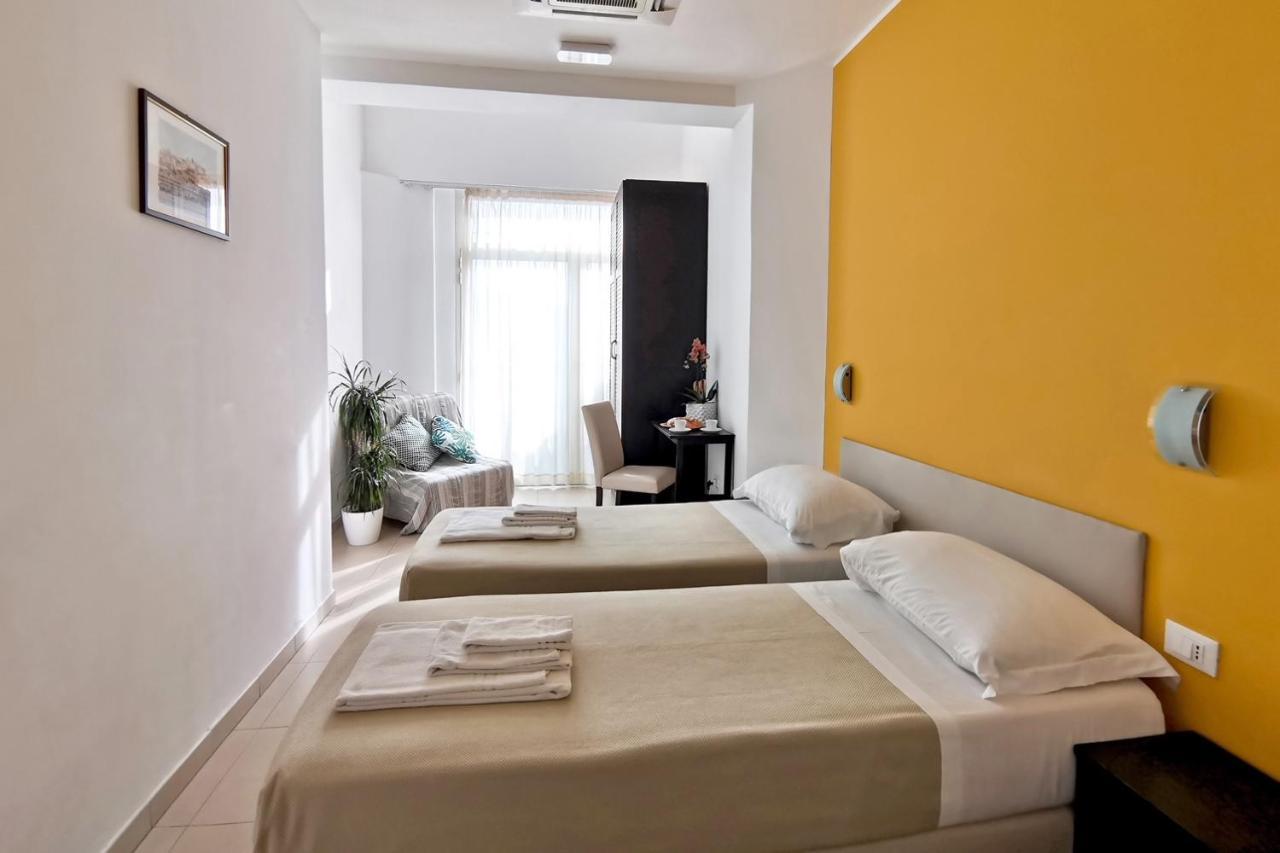 Hotel Poetto Кальяри Экстерьер фото